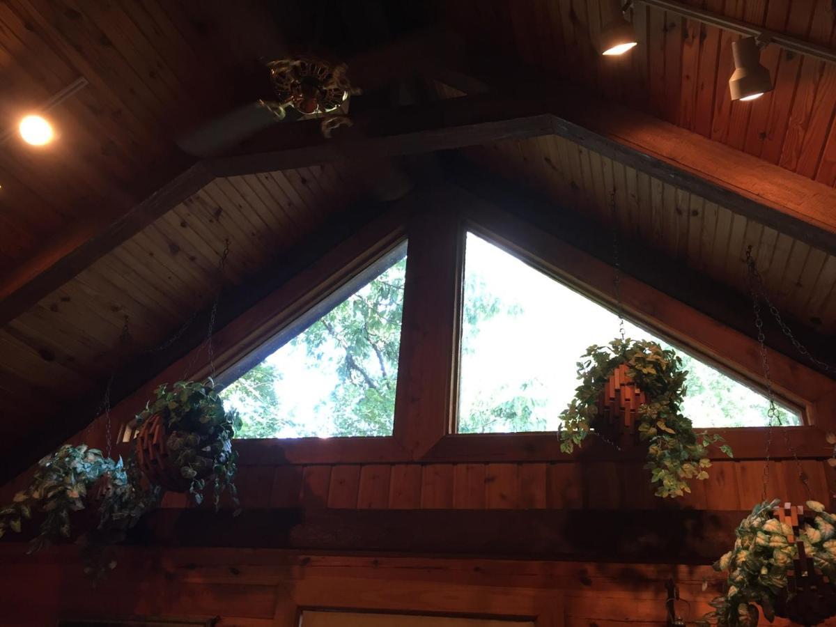 Cherokee Mountain Log Cabins Eureka Springs Eksteriør billede